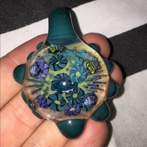 Keys glass reef pendant 2017